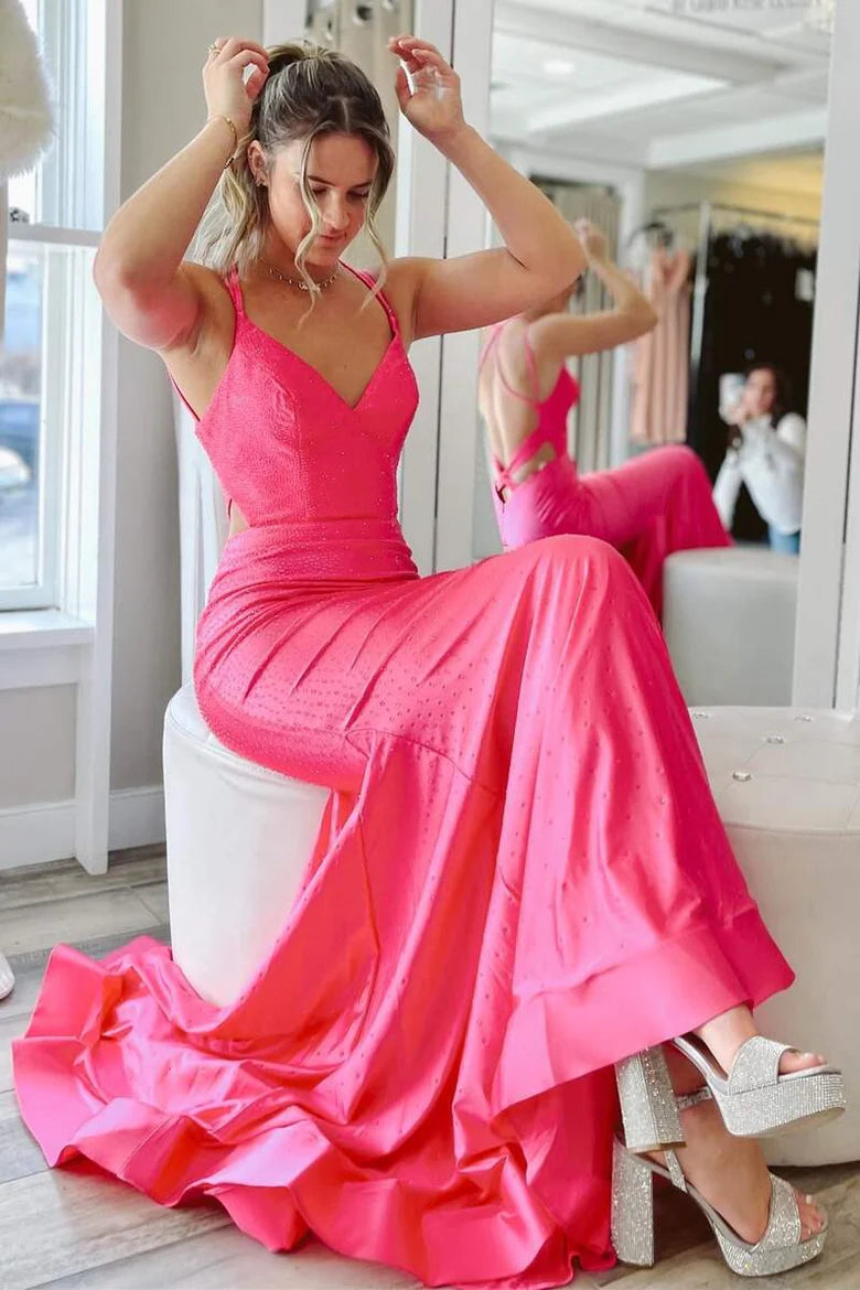 Vestido de fiesta de corte trompeta con espalda descubierta y tirantes dobles
